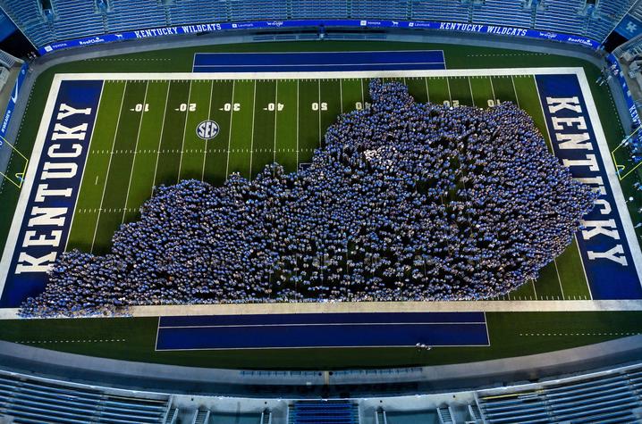 This is a photo of the freshman class of the University of Kentucky in August 2023.