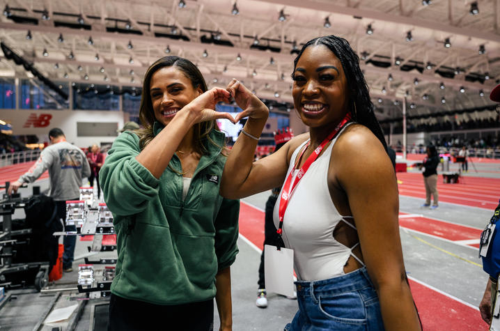  Katelyn (right) at 2023 New Balance Nationals with former UK Track and Field athlete Sydney Mclaughlin-Levrone, Olympic gold medalist and 400m hurdle world record holder. 