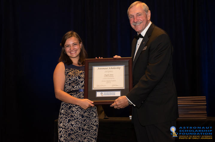 photo of Angela Jones at Astronaut Scholars Foundation Innovators Gala being presented award