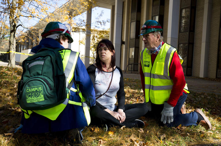 C-CERT training exercise where two responders help a victim