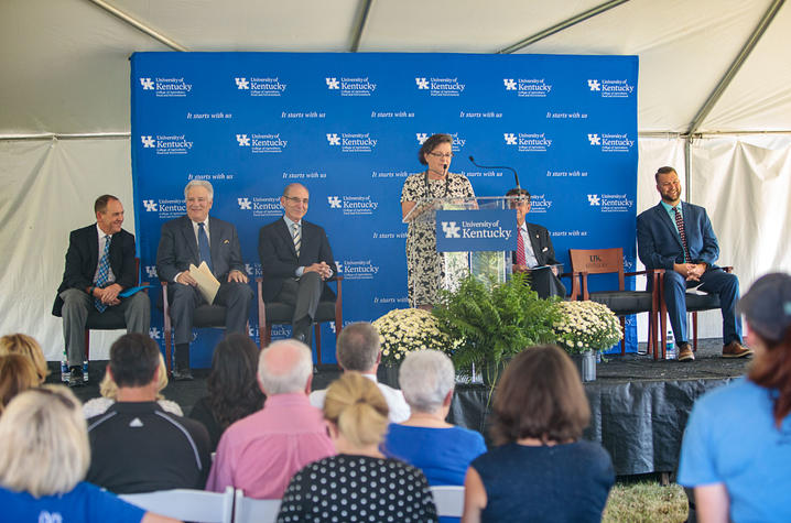 photo of Jeff Franklin,CAFE; Tom Hammond; UK President Eli Capilouto; CAFE Dean Nancy Cox; UK Board of Trustees Chair Robert Vance; and Jim Beam distiller Freddie Noe.