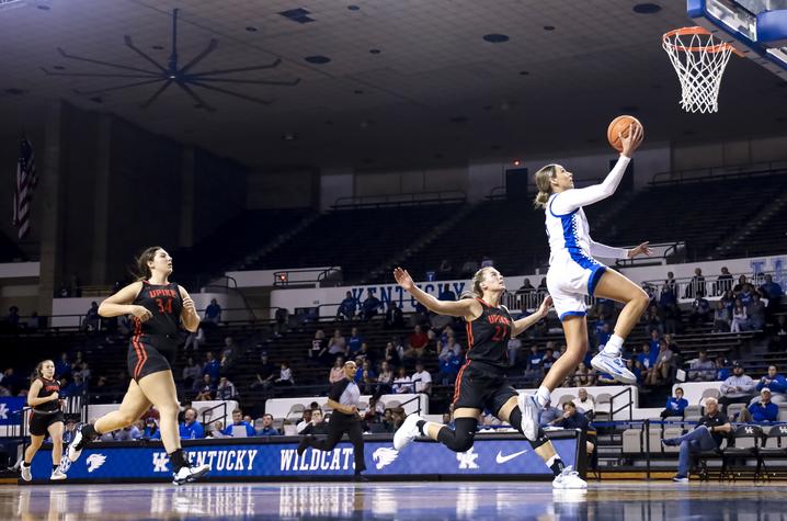 blair green doing a layup