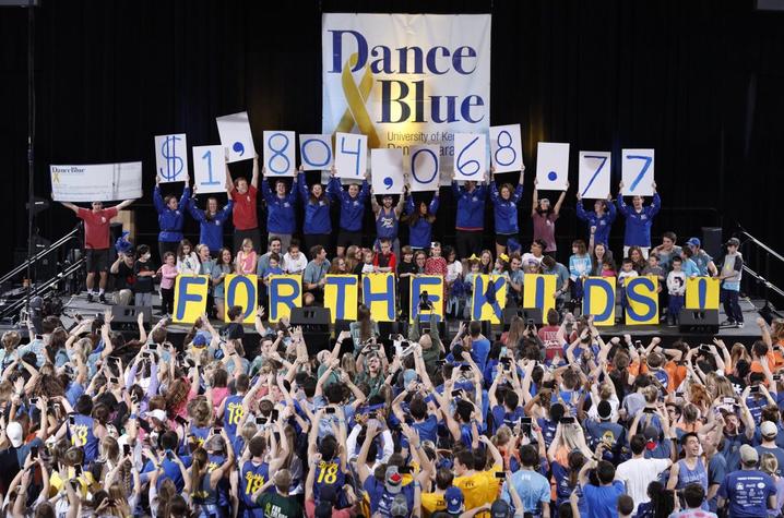 photo of students at DanceBlue