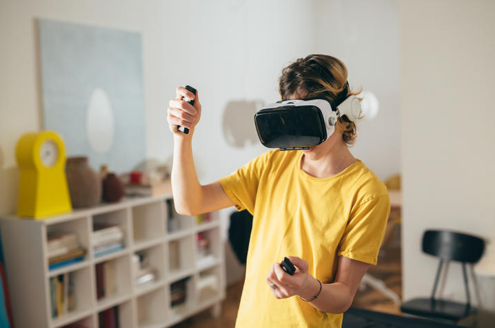 Getty Image of Teen on VR Headset