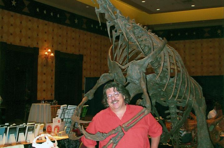 James Kirkland with Nothronychus (complete skeleton)