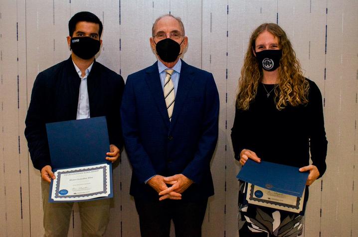 Photo of President Capilouto with two scholarship recipients