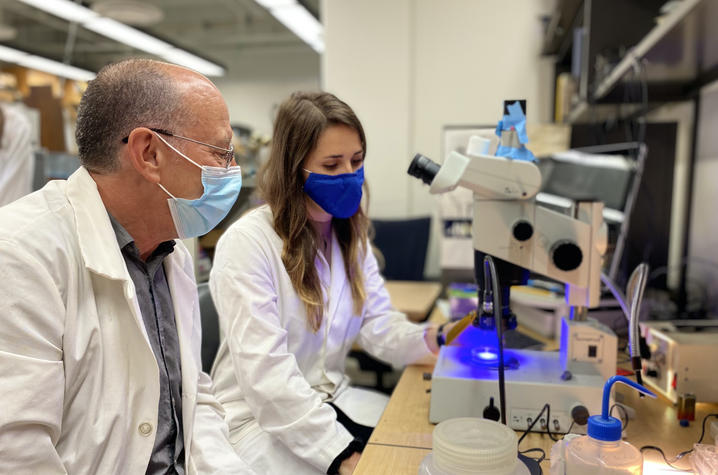 UK professor Robin Cooper, Ph.D. with undergraduate student researcher Cecilia Pankau.