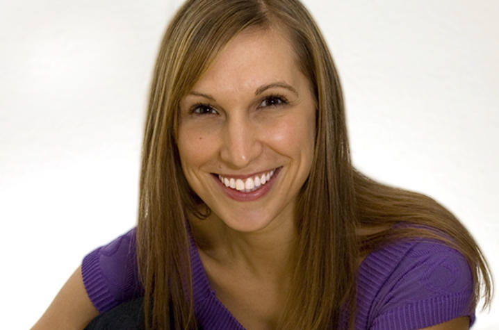 headshot photo of Susie Thiel