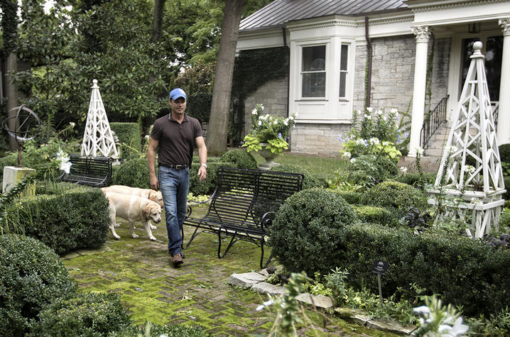 This is a photo of Jon Carloftis, a UK alumnus.