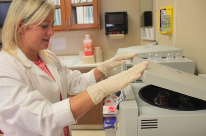 Specialized research nurses who work with the UK Center for Clinical and Translational Science provide outpatient, inpatient, and off-site care for research participants, along with an array of other research support services. 