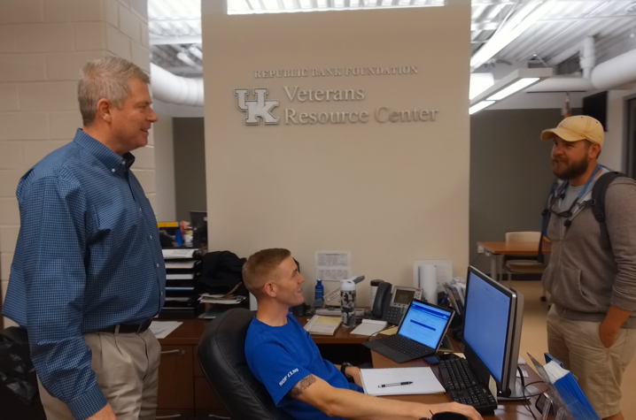 This is a photo of Tony Dotson talking with student veterans at UK.