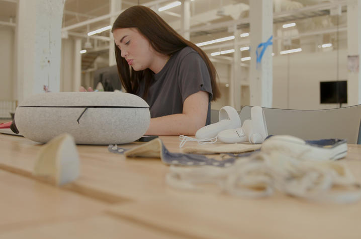 KayDee Pratt through her fellowship with the College of Design, involved her experimenting with the design process for creating shoes in virtual reality. Photo by Ben Branscum.