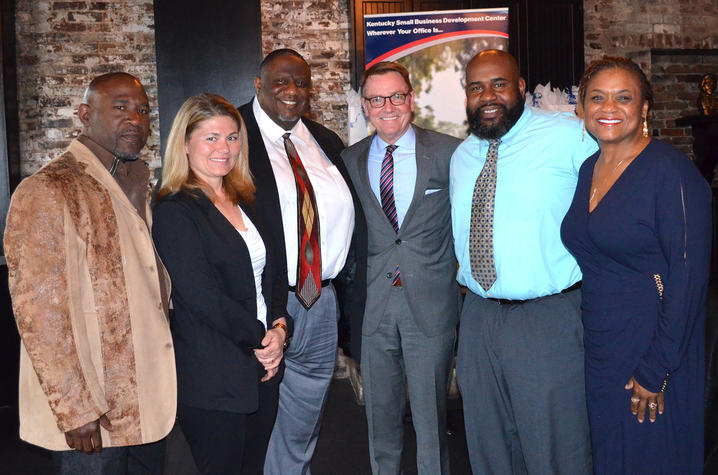 photo of minority and women contractor training grads with mayor