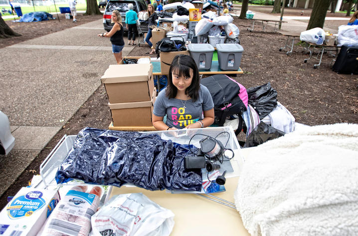 student during Move-In 2018