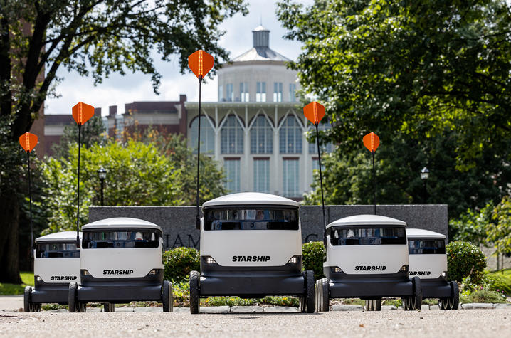 Starship robots delivering food to students. Photo by Christian Wallace.