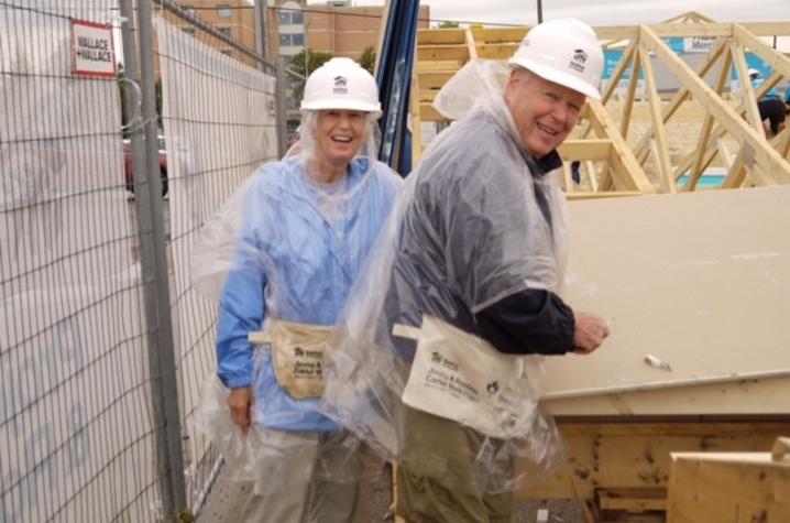 Longtime supporters of the University of Kentucky College of Agriculture Food and Environment, Jean (left) and Gene (right) Cravens