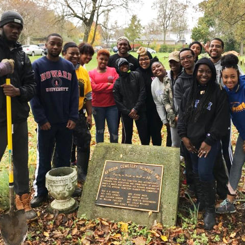 UK MANRRS students at Cemetery Beautification Project. Photo by Carley Fort.