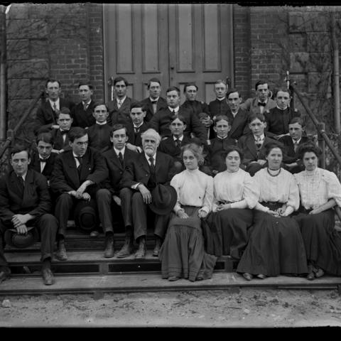 black and white photo of Professor James White's calculus class in 1906-07