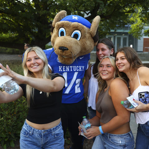 Freshman partake in the first ever Wildcat Welcome on Aug. 21, 2024. Photo by Carter Skaggs | UK Photo