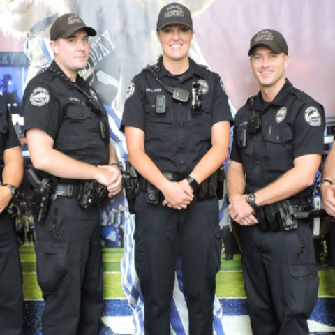 photo of 7 police officers 