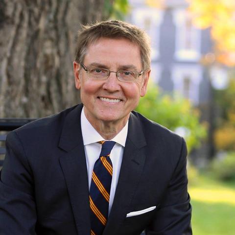 photo of Jim Gray outside