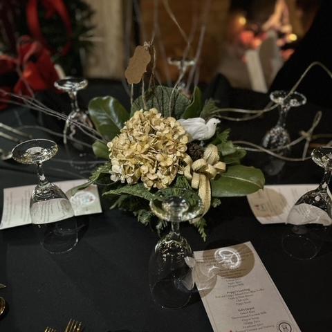 image of floral table centerpiece