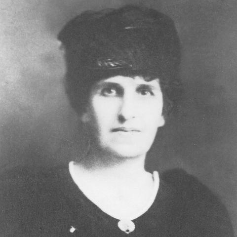 black and white photo of Belle C. Gunn