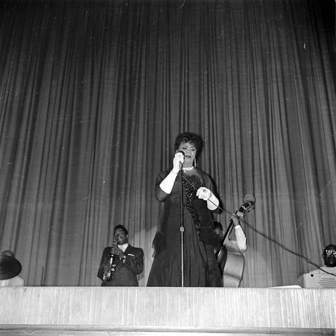 photo of Princess de Carlo performing at Lyric Theatre in 1960