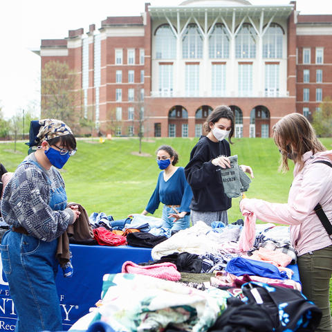 UK Recycling will host a free thrift shop event, to teach attendees how to reduce their waste on and off-campus. 